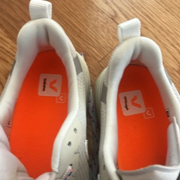 VEJA Dekkan Alveomesh Size 9 NEW - Picture 14 of 16